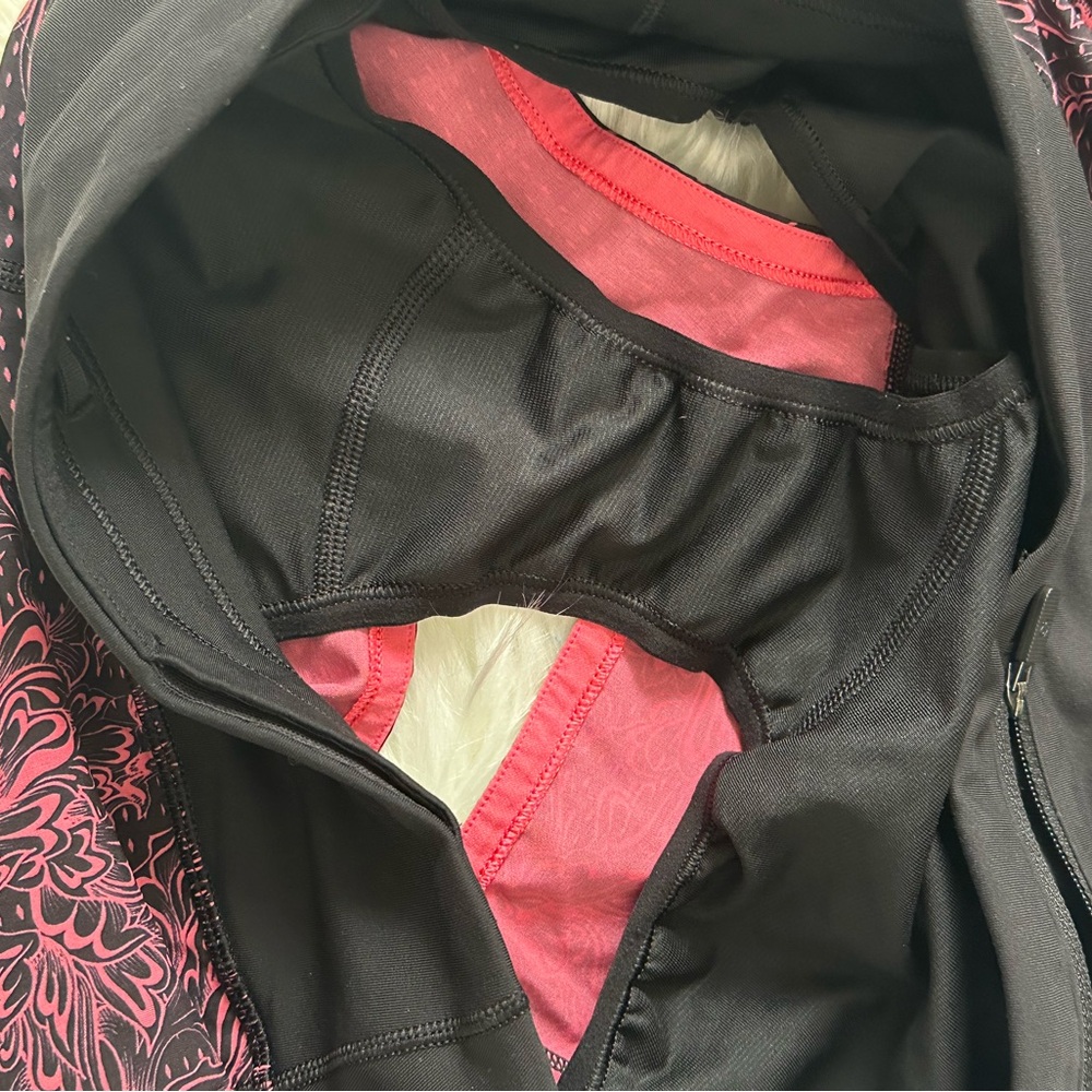 ! Lululemon Speed Up Short size 8 - Picture 6 of 8